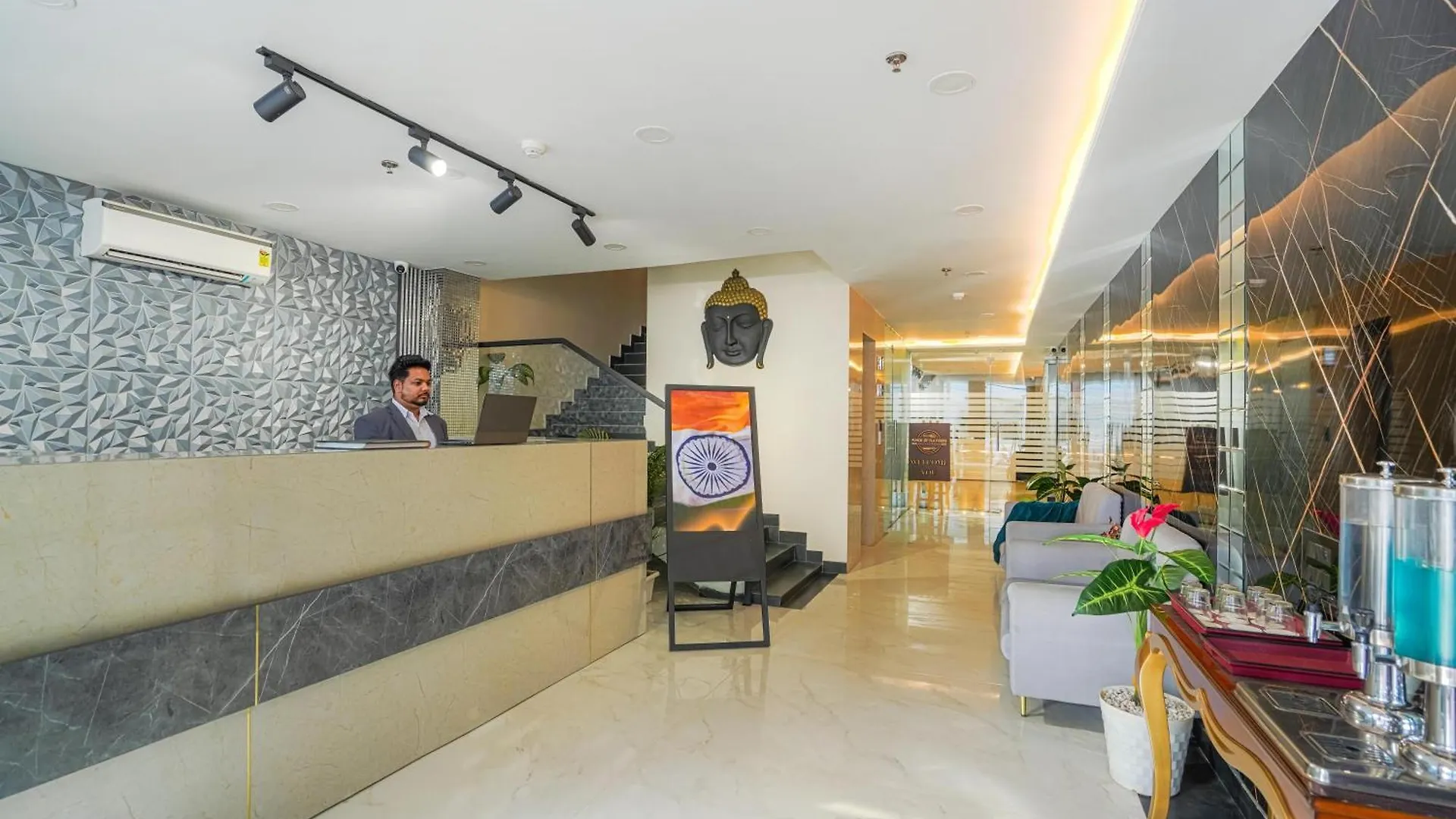 Hotel Sky View - Zirakpur, Chandigarh Zirakpur