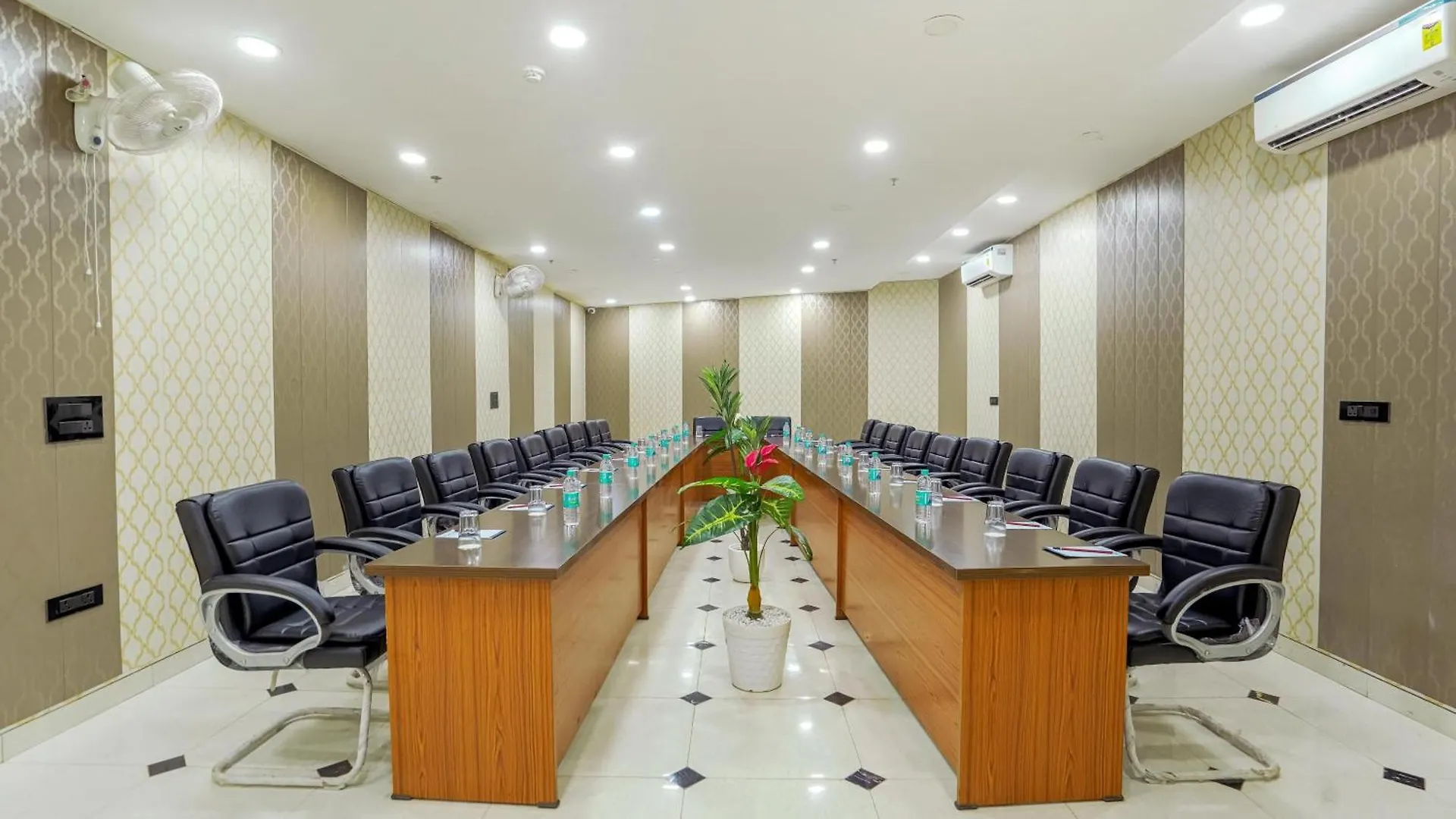 ***  Hotel Sky View - Zirakpur, Chandigarh India