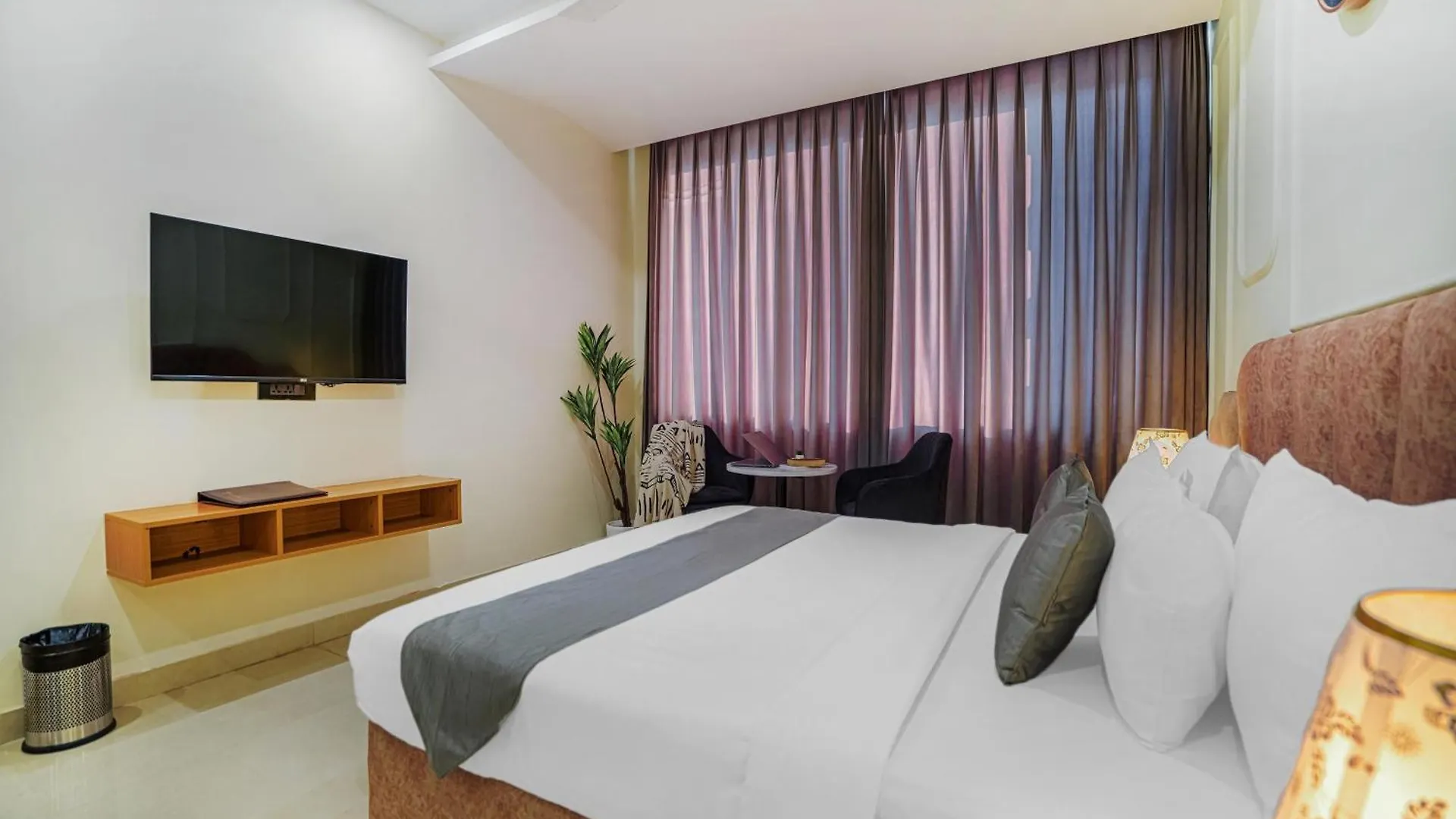 Hotel Sky View - Zirakpur, Chandigarh